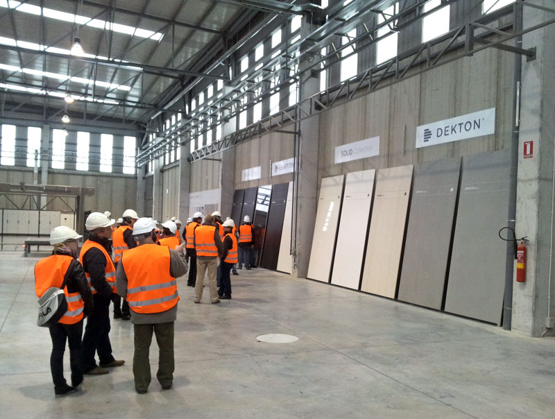 Loyalitypartner aus Deutschland vor Dekton Tafeln Dekton Tafeln.jpg